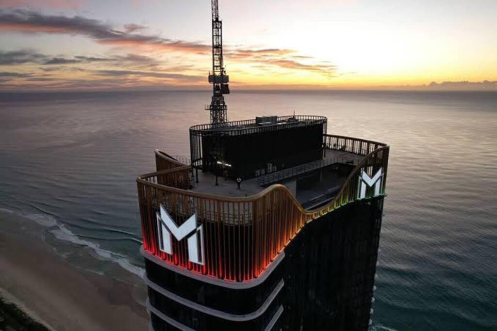 New Build Meriton Beachfront Gold Coast Esterno foto