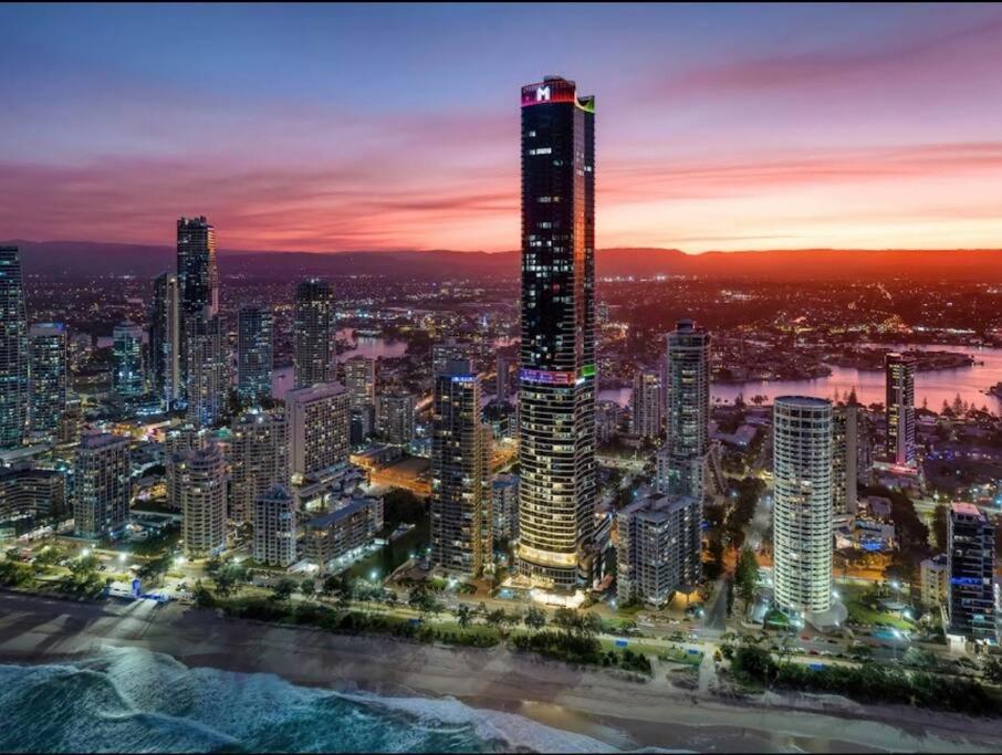 New Build Meriton Beachfront Gold Coast Esterno foto