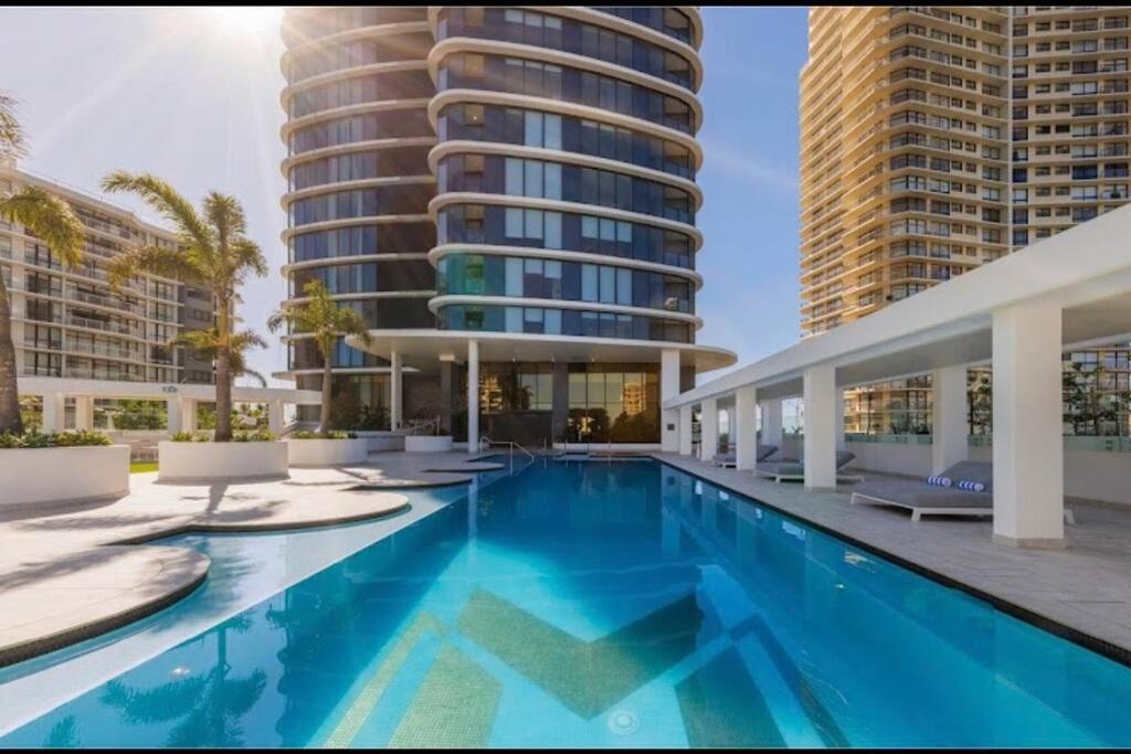 New Build Meriton Beachfront Gold Coast Esterno foto